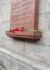 Торжественная церемония возложения цветов к мемориальной доске &laquo;Погибшим в эвакогоспитале при артобстреле&raquo;